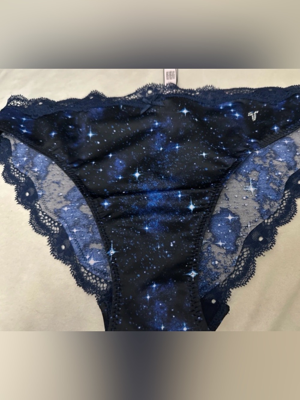 Victoria’s Secret Dream Angels Cheekini Panty,M,NWT